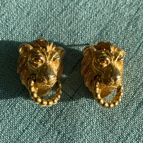 Lion Earrings 🦁 - Picture 1 of 2